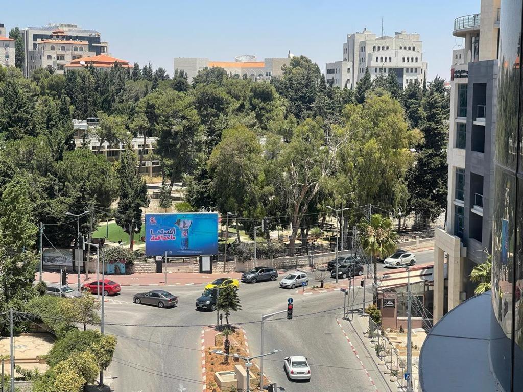 Caesar Hotel Ramallah Exterior photo